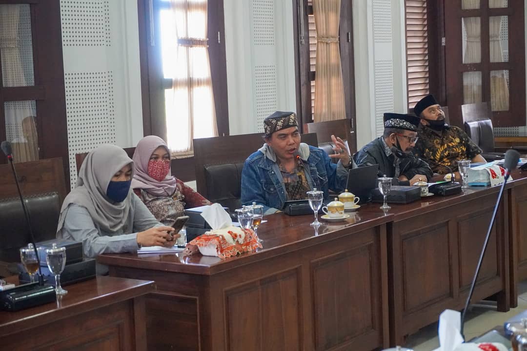 Komisi B Panggil Pelaku Usaha DiKota Malang - DPRD KOTA MALANG